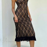 Foltvarrott, csipkés, midi méretű ruha