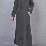 Kapucnis ruha hasítékkal és zsebekkel