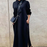 Kapucnis ruha hasítékkal