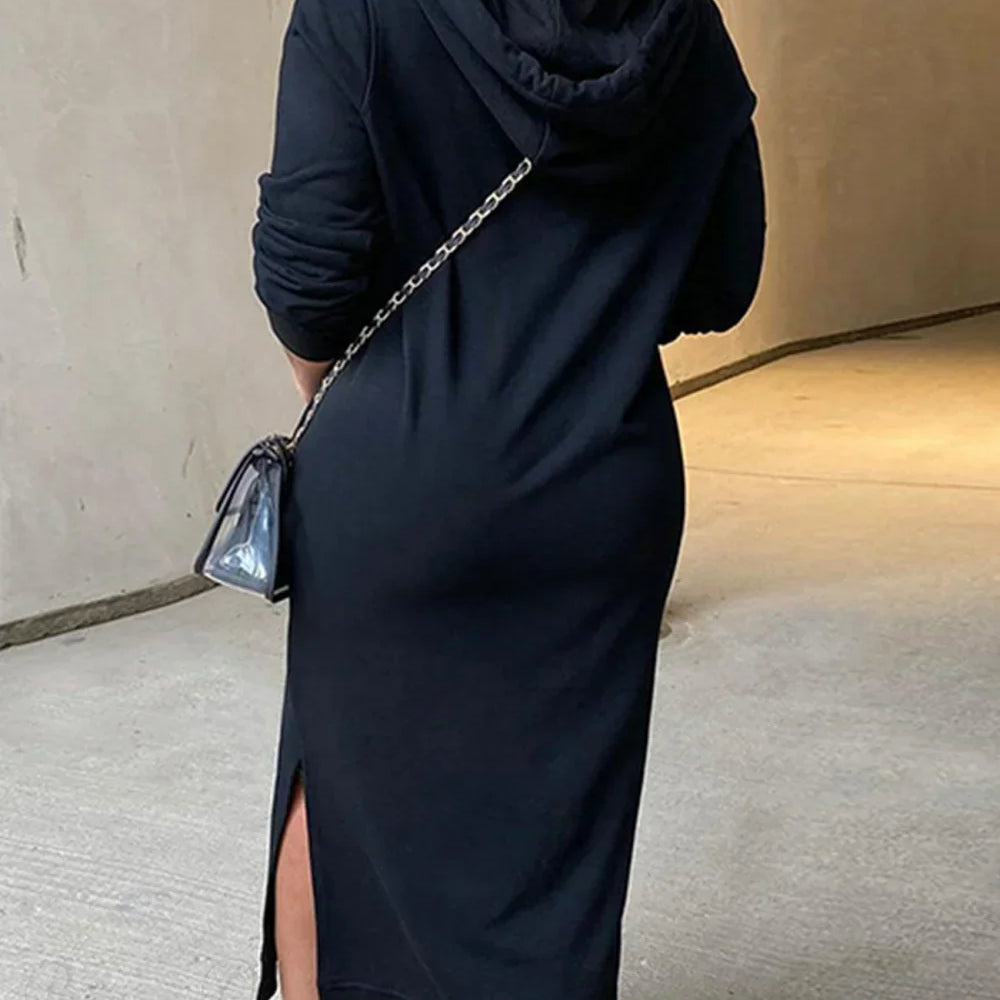 Kapucnis ruha hasítékkal