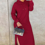 Kapucnis ruha hasítékkal