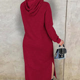 Kapucnis ruha hasítékkal