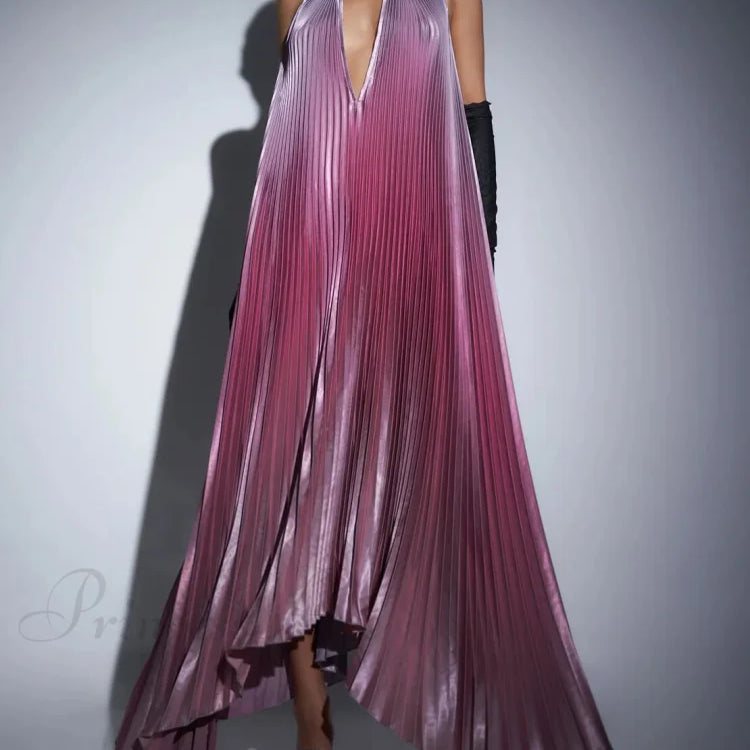 Elegáns, rakott midi ruha pántnélküli nyakkal és nyitott hátpántokkal, bájos és elegáns.