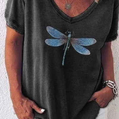 Női V-nyakú póló – Laza szabású – Rövid ujjú – Szitakötőminta