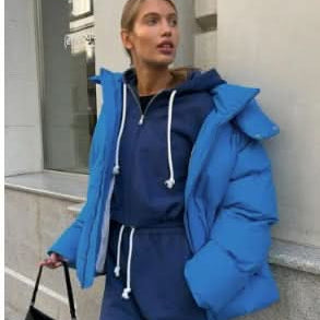 Elegáns, kényelmes és funkcionális női kapucnis kabát
